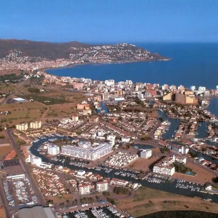 Rvhotels Port Canigo アパートホテル ラ・ガリガ